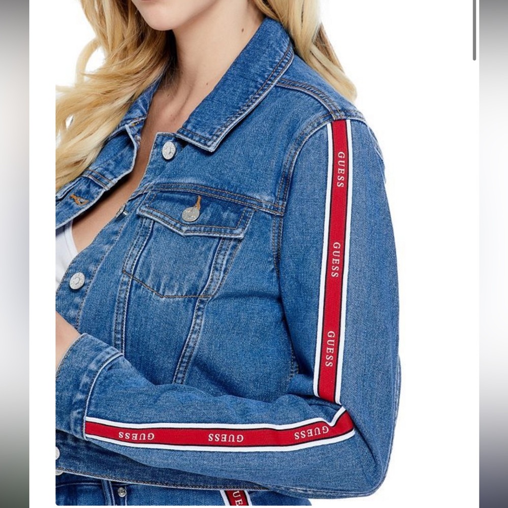 GUESS Carah Logo Cropped Denim lacket